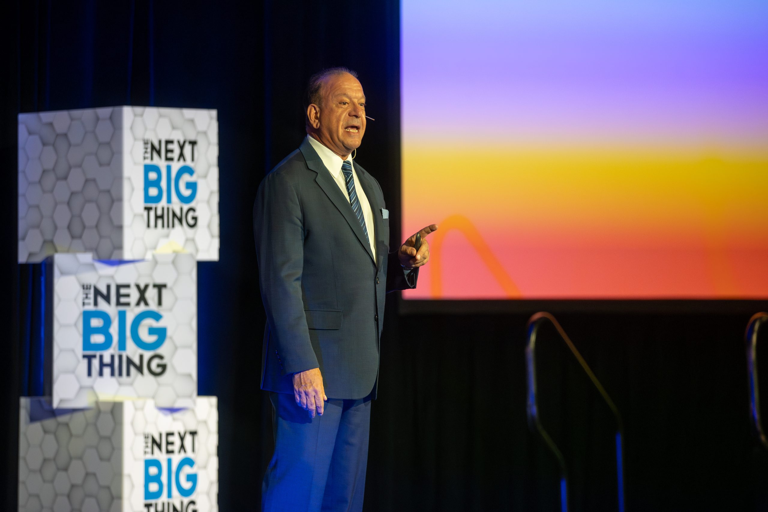 florida motivational keynote speaker Dr Rick Goodman Delivering a motivational speech in Fort Walton Beach Florida